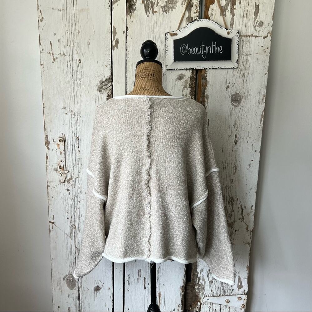 Artistic works by Lu oversized cream knit sweater - Picture 6 of 7